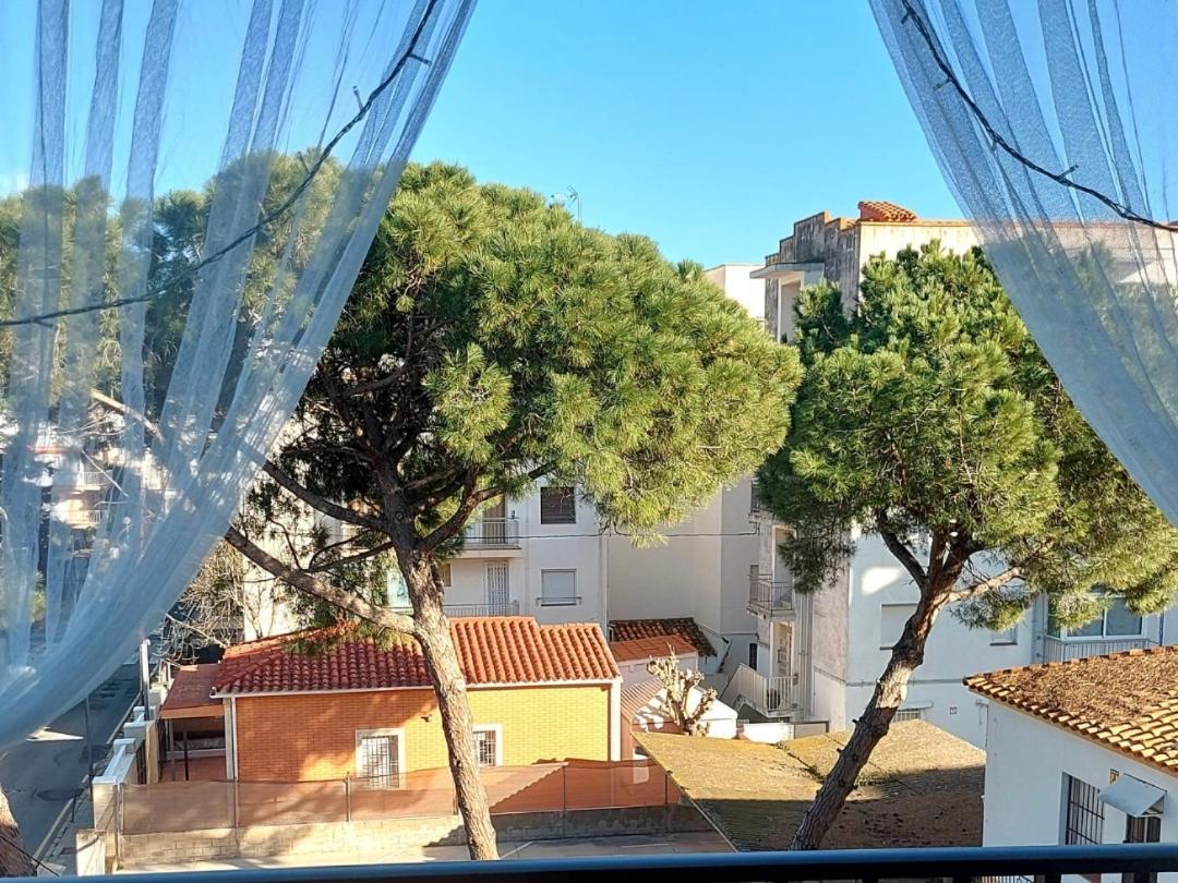 Sol Marina Apartment Salou Bagian luar foto